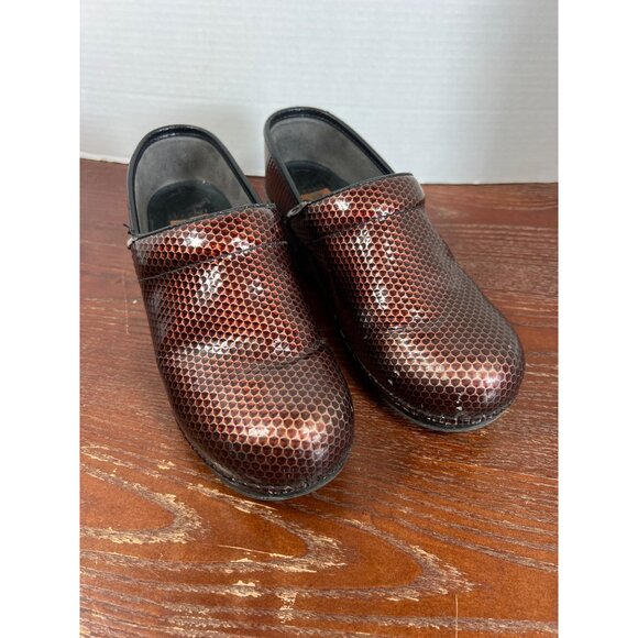 Dansko Womens Professional Clog Shoes Size 39 Red Hexagon Pattern Leather Slip-O - Picture 1 of 6